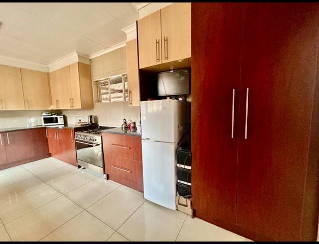 3 BEDROOM HOUSE FOR SALE IN VANDERBIJLPARK SE 2